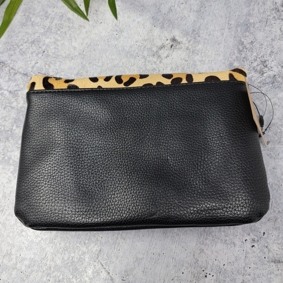 NWT Street Level | Leopard Clutch with Multiple Zipper Sections - Picture 4 of 7